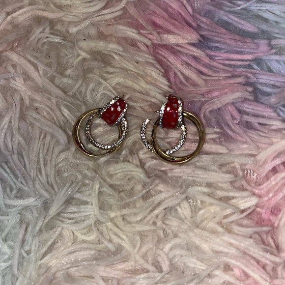 Elegant Red and Gold Hoop Earrings - Picture 3 of 4